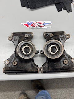 L&R Rear 2016-2018 Rear Knuckles 2HC-F530F-02-00 & 2HC-F532F-02-00