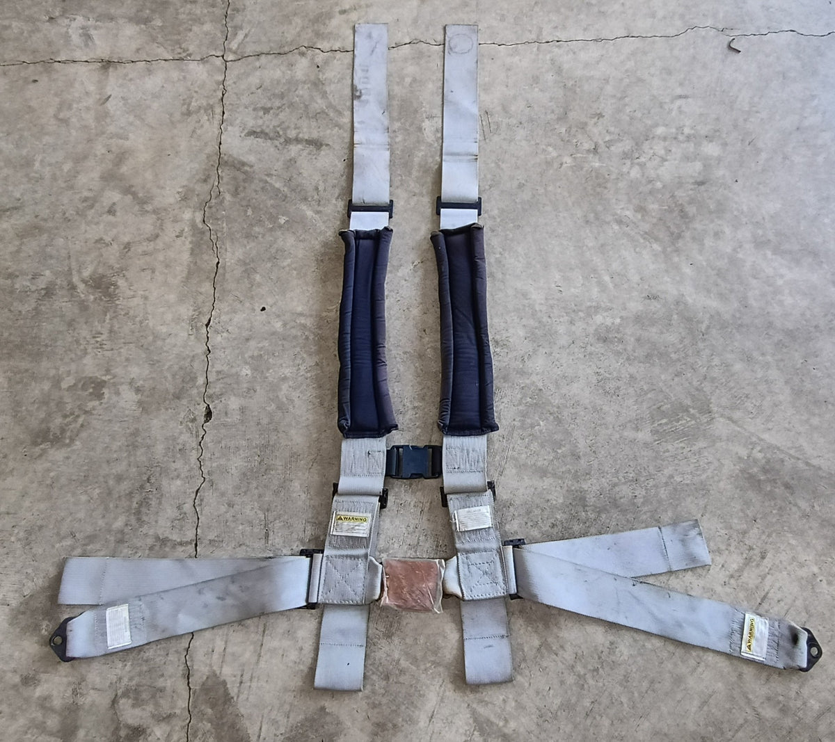 Used DragonFire 3-Inch Padded 4-Point Harness - Silver